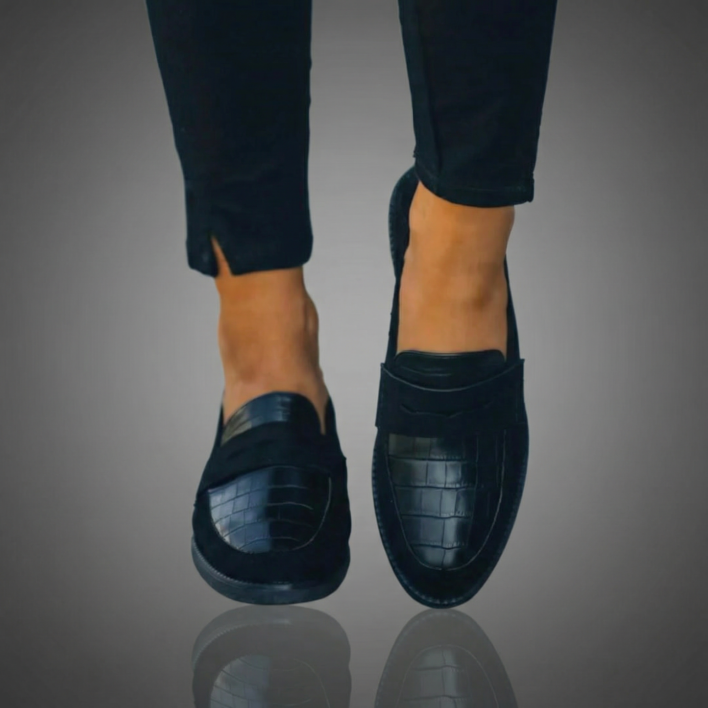 Belén | Women's Suede Crocodile-Print Slip-On Loafers